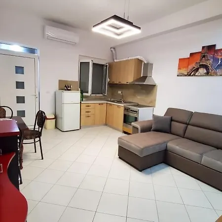 Apartament By The Pogradec