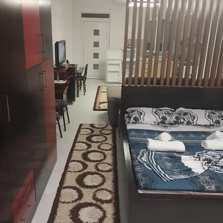 Apartament By The Pogradec