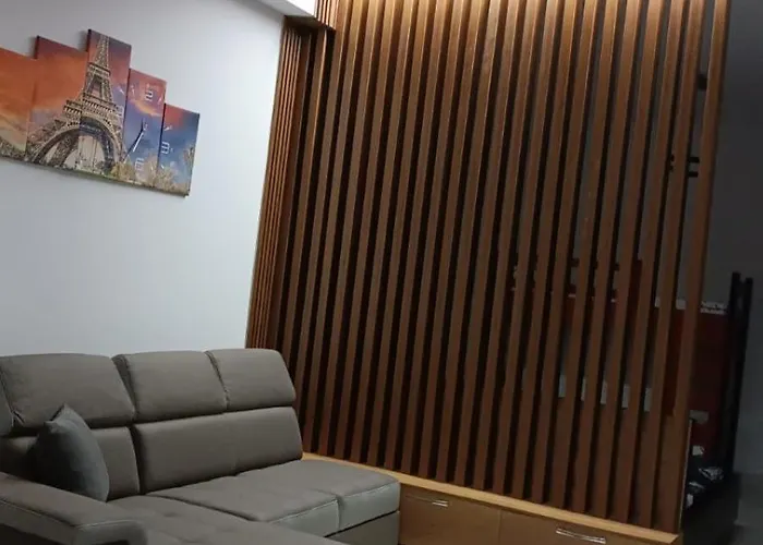 דירה By The פוגרדץ